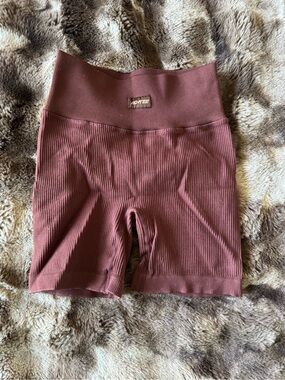 High-Rise Ribbed Bike Shorts in Mauve by